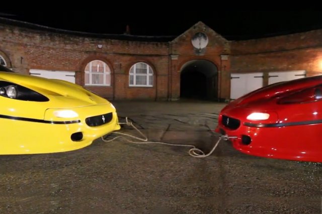 На село с две Ferrari F50