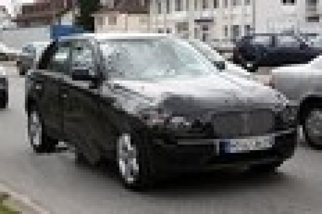 BMW изпитва Х1