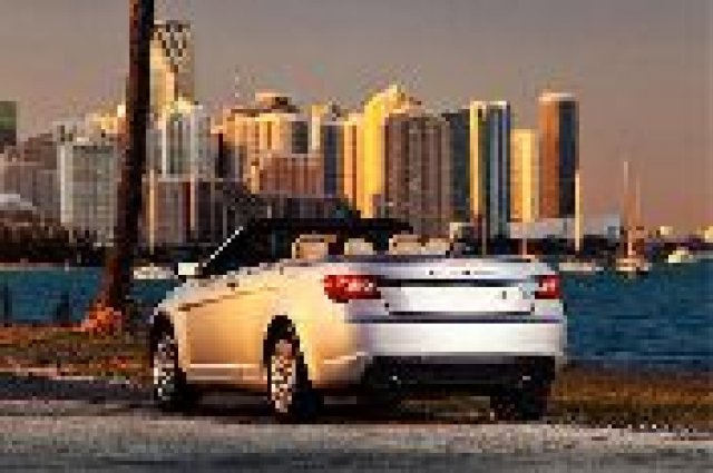 Ще има и открита версия на Chrysler 200