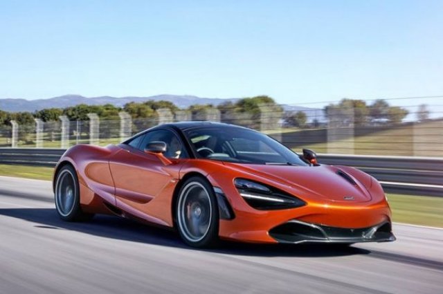 Шофьор без книжка разби суперколи McLaren и Audi (ВИДЕО)
