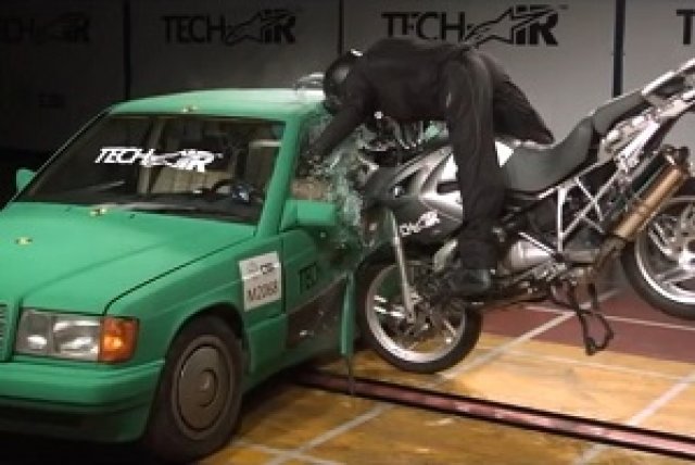 Въздушна възглавница за мотористи