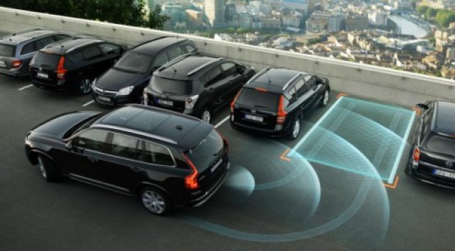 Системата за паркиране греши - Volvo плаща