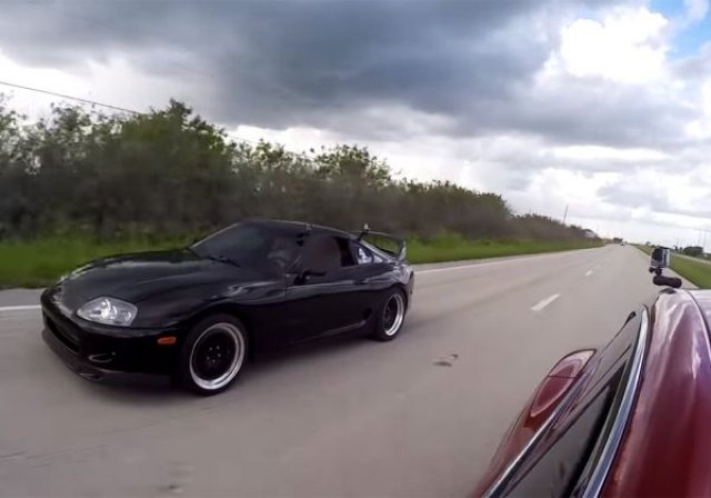 Tesla Model S срещу Toyota Supra с 1000 к.с. (ВИДЕО)