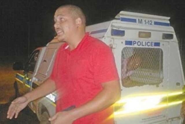 Цивилен арестува пиян полицай