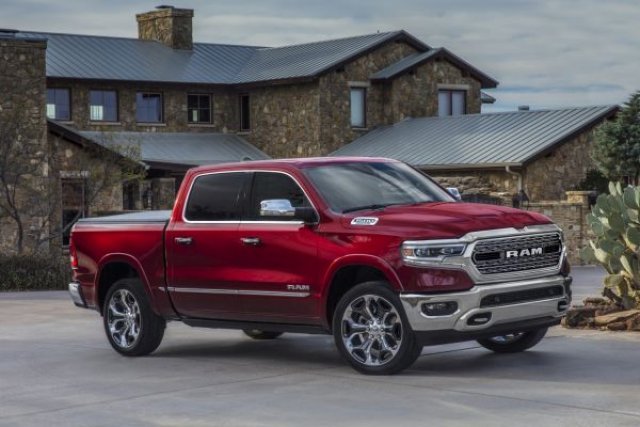 Крадци задигнаха 8 пикапа RAM 1500 направо от завода