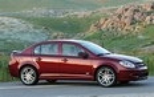 Chevrolet пуска и седан Cobalt SS