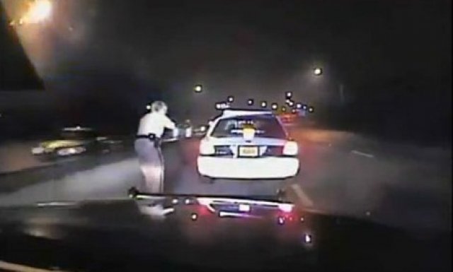 Полицай арестува полицай