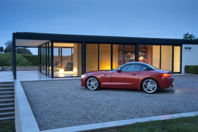 BMW показа новата базова версия на Z4