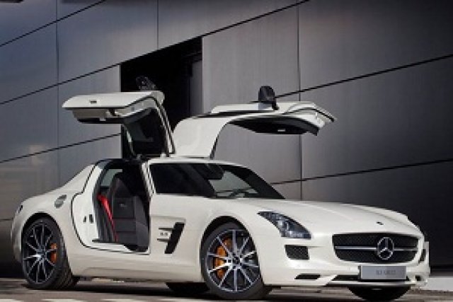 Mercedes готви дизелов SLS AMG GT