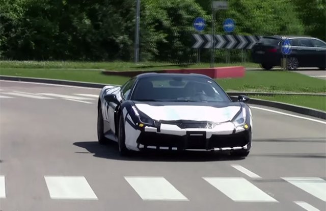 Ferrari ще покаже обновения 458 Spyder наесен