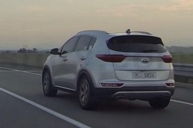 Kia Sportage лъсна в нета