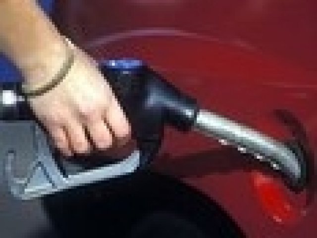 Германец приспособи автомобили да се движат със смес от нафта и вода