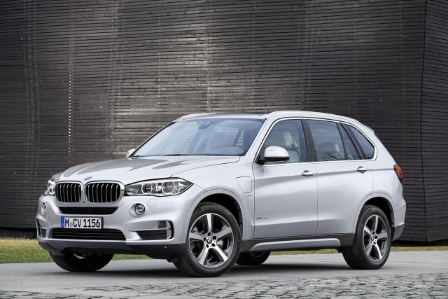 Хибридът BMW X5 по-евтин от конкурентите