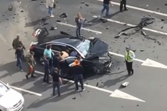 Лимузината на Путин катастрофира тежко (Видео)