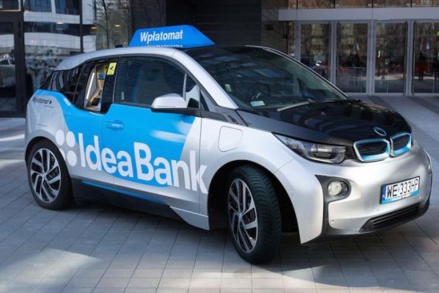 Превърнаха BMW i3 в банкомат