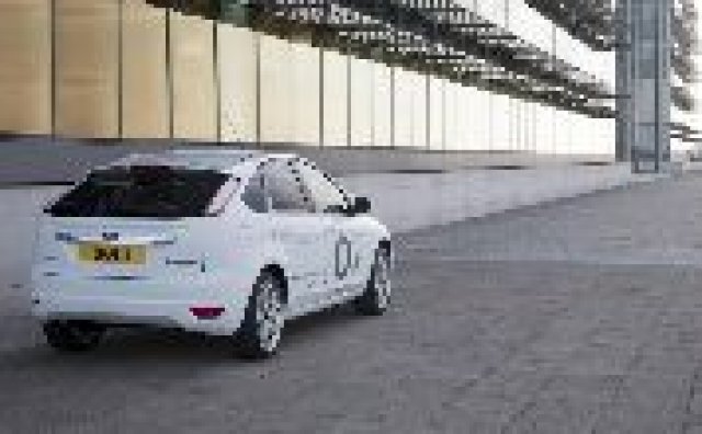 Тестват електрически Ford Focus