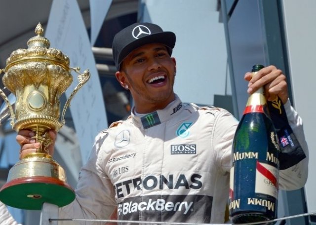 Хамилтън спечели трета домашна победа във Формула 1