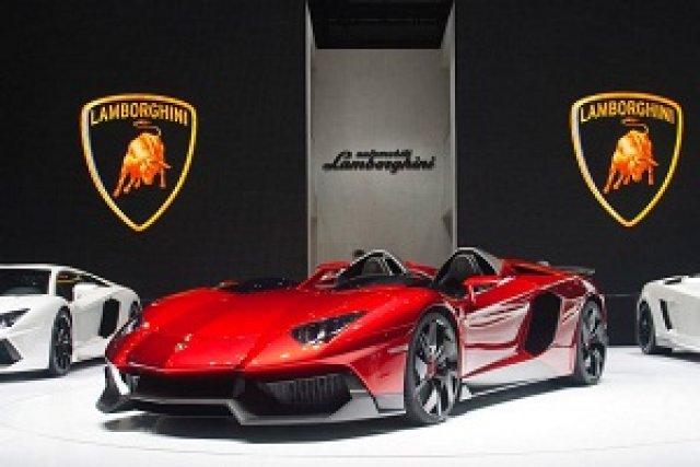 Lamborghini Aventador J продаден за 2.1 млн. евро