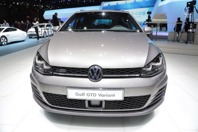 VW показа най-практичния спортен Golf