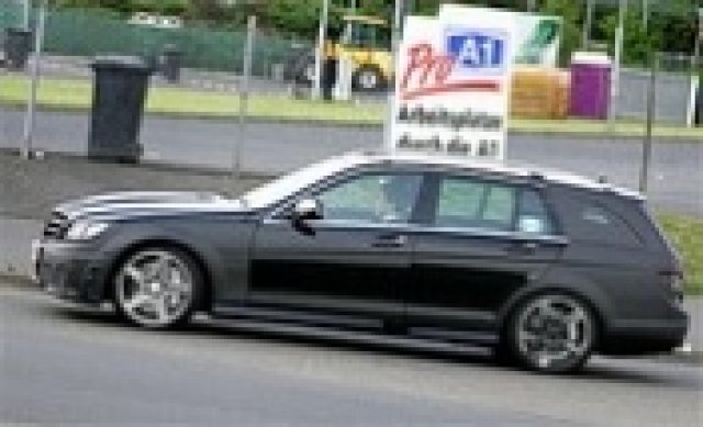 Mercedes готви и комби варианта на новата С Класа