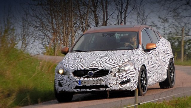 Volvo тества S60 R