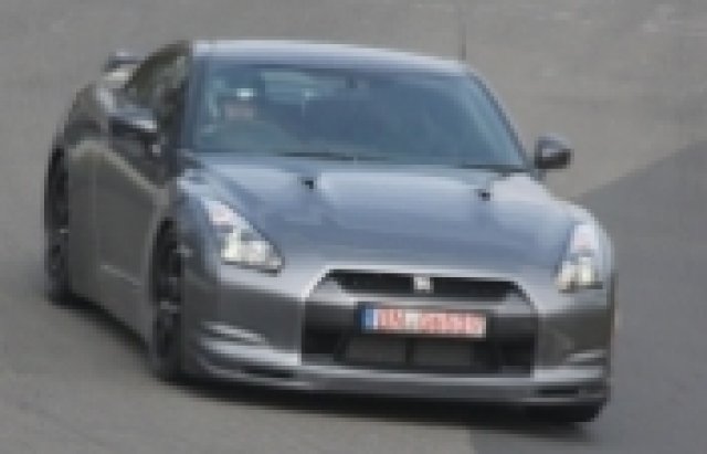 Nissan GT-R не е достатъчно бърз?