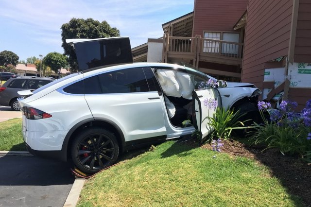 Колите стават по-безопасни, смъртните случаи на пътя обаче растат