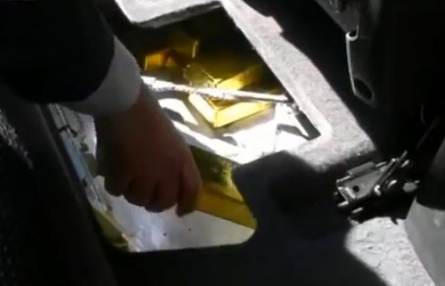 Намериха 110 килограма злато в кола