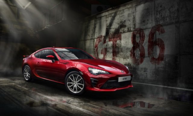 Toyota работи върху ново GT86
