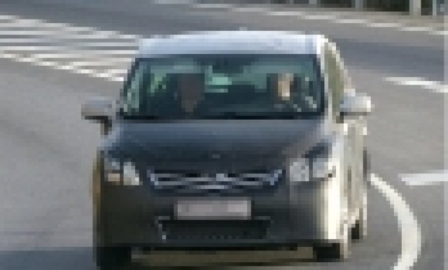 Toyota подготвя Auris Verso