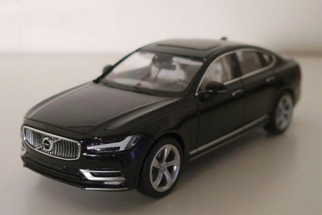 Бъдещият флагман на Volvo се виджа все по-ясно