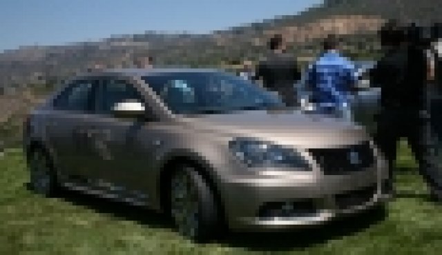 Първи снимки на Suzuki Kizashi