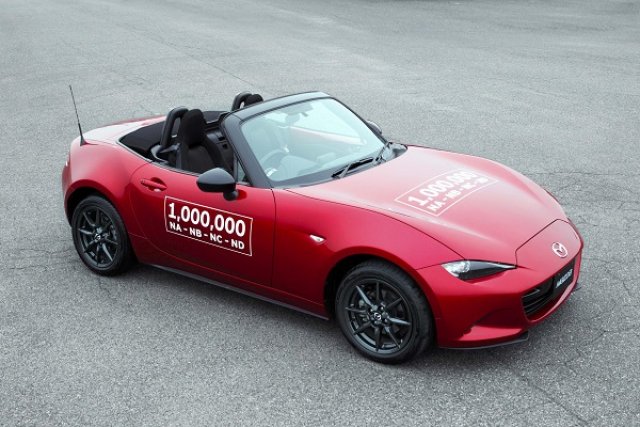 Mazda празнува 1 милион произведени MX-5