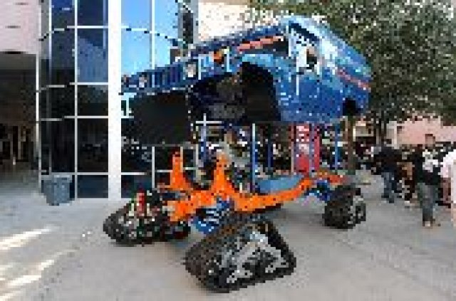 Доработен Hummer Н1 ще покорява Южния полюс