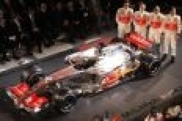 McLaren-Mercedes представи „сребърната стрела“