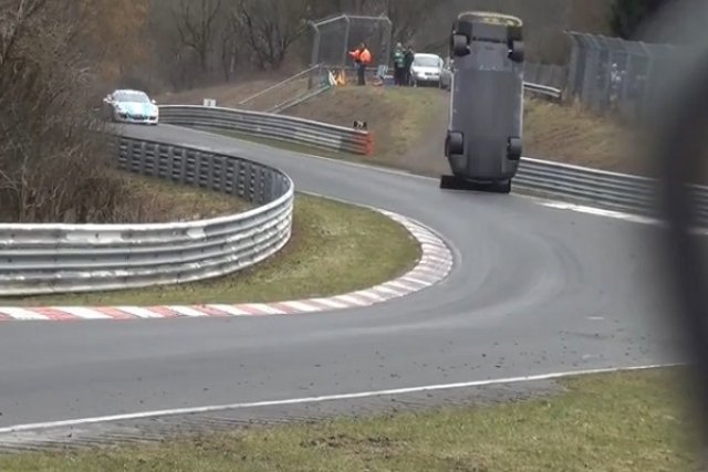 Страховита катастрофа на Нюрбургринг взе човешки живот