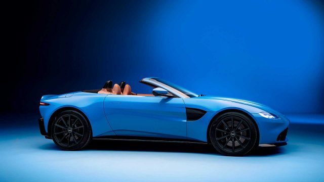 Aston Martin показа роудстъра Vantage