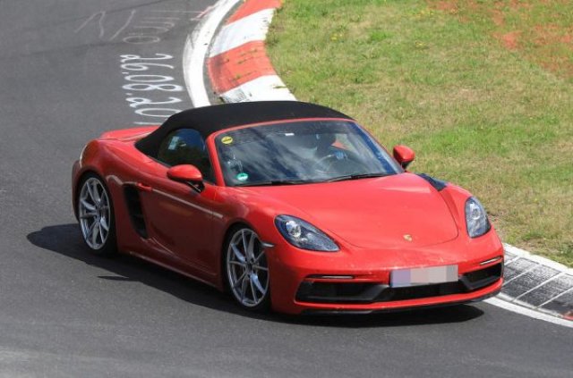Най-бързото Porsche 718 Boxter стъпи на „Нюрбургринг”