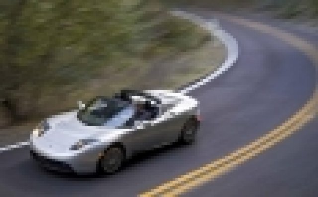 Tesla Roadster измина 386 километра с едно зареждане
