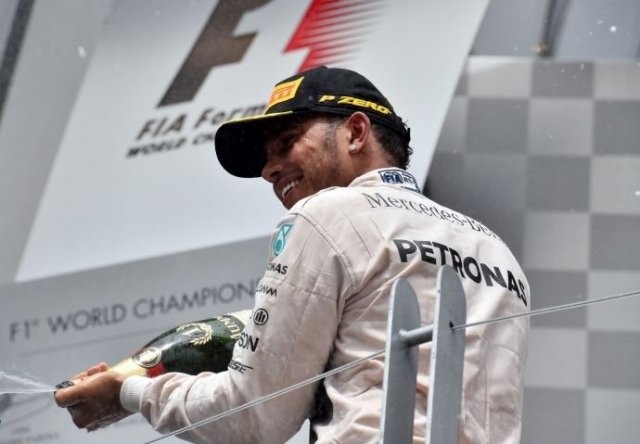 Хамилтън спечели и в Канада