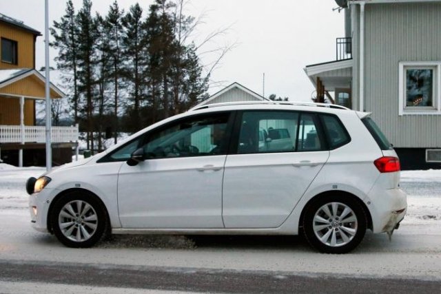 Volkswagen тества серийния Golf Sportsvan