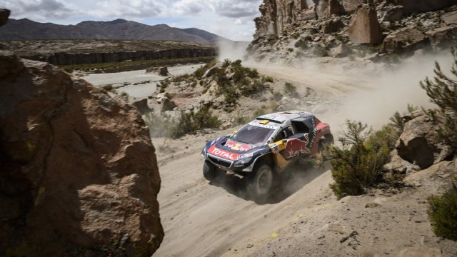 Peugeot продължава с победите на Дакар