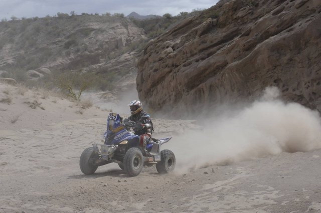 Дакар 2012 - Ценков финишира на буксир