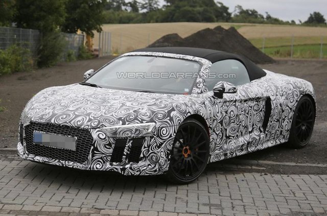 Audi изкара кабриолета R8 на тестове