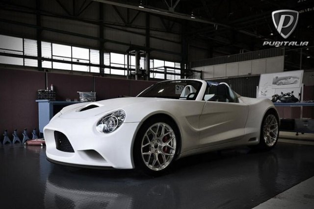 Италианци показаха своята първа суперкола