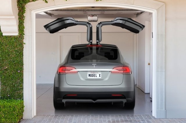 Трети фалстарт за Tesla Model X