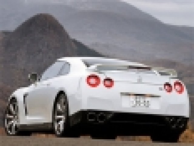 Модернизирани версии на GT-R през 2010 и ново поколение през 2013