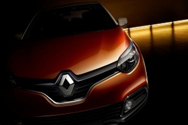 Първа снимка на компактния кросовър на Renault 