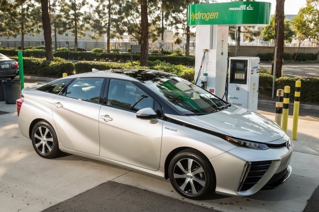 Германия: Toyota Mirai е най-иновативната кола