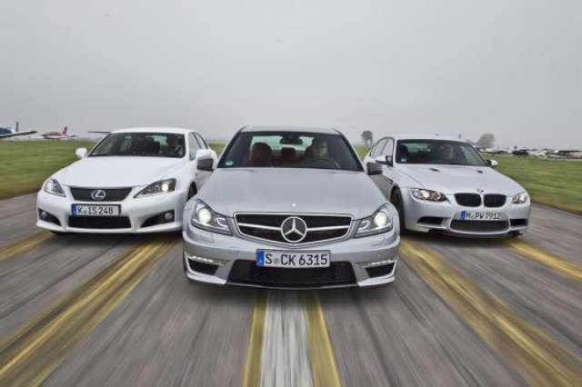 Mercedes-Benz поведе пред BMW в САЩ